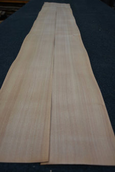 Iepen fineer 215 x 16-17 cm | 0.6mm| 0,355m2