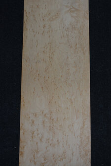 Esdoorn fineer 93 x 21-22 cm | 0.6mm | 0,200 m2 | Birdseye Maple VogelaugenAhorn