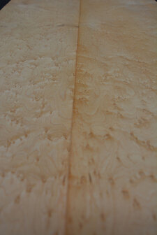 Esdoorn fineer 93 x 21-22 cm | 0.6mm | 0,200 m2 | Birdseye Maple VogelaugenAhorn