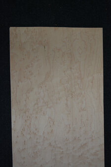 Esdoorn fineer 76 x 25cm | 0,188 m2 | 0.6 mm | Birdseye Maple Vogelaugen Ahorn
