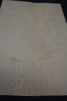 Esdoorn fineer 76 x 25cm | 0,188 m2 | 0.6 mm | Birdseye Maple Vogelaugen Ahorn