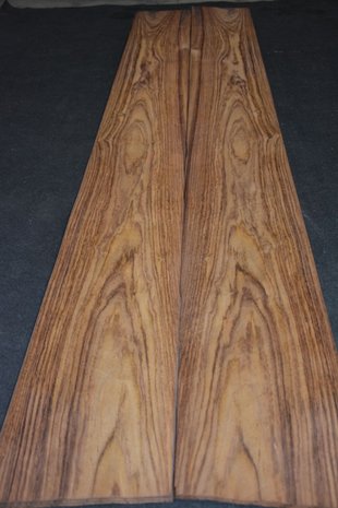 Indisch palissander fineer 276 x 29-32 cm | 0.6 mm | 0,8418m²