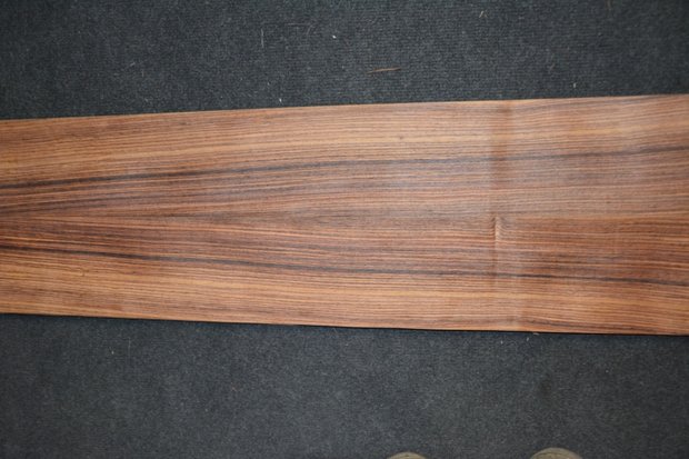 Indisch palissander fineer 248 x 11-13 cm | 0.6 mm | 0,2976m²