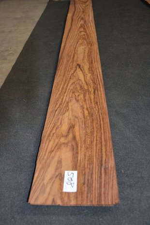 Indisch palissander fineer 285 x 24-27 cm | 0.6 mm | 0,7267m²