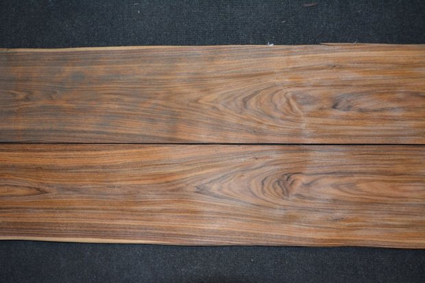 Santos palissander fineer 298 x 19 cm | 0.6 mm | 0,5662m²
