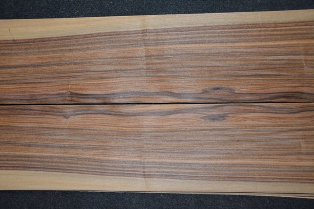 Santos palissander fineer 302 x 14-16 cm | 0.6 mm | 0,453m²
