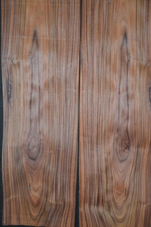 Santos palissander fineer 213 x 25-29 cm | 0.6 mm | 0,5751m²