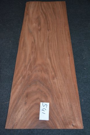 Afrikaans palissander fineer 93 x 29-31 cm | 0.6 mm | 0,279m²