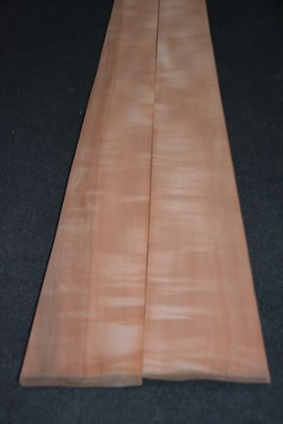 Peren fineer 253 x 10-13 cm | 0.6 mm | 0,29m²