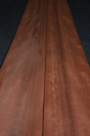 Moabi fineer 232 x 13 cm | 0.6 mm | 0,30m²