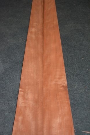 Moabi fineer 220 x 12 cm | 0.6 mm | 0,264m²