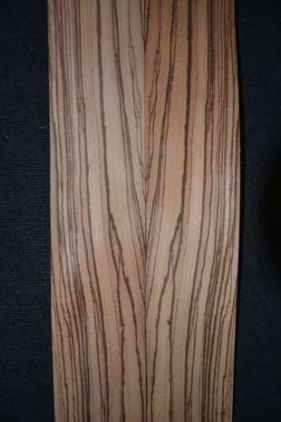 Zebrano fineer 330 x 11-11,5 cm | 0.6 mm | 0,37m²