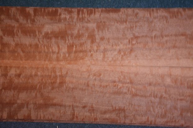 Makore fineer 213 x 16 cm | 0.6mm | 0,34m²