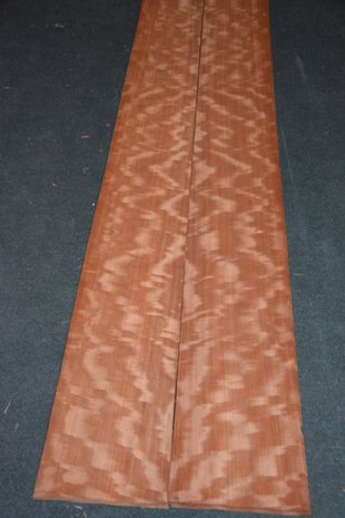 Makore fineer 223 x 25-27 cm | 0.6mm | 0,58m²