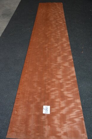 Makore fineer 213 x 40-41 cm | 0.6mm | 0,86m²