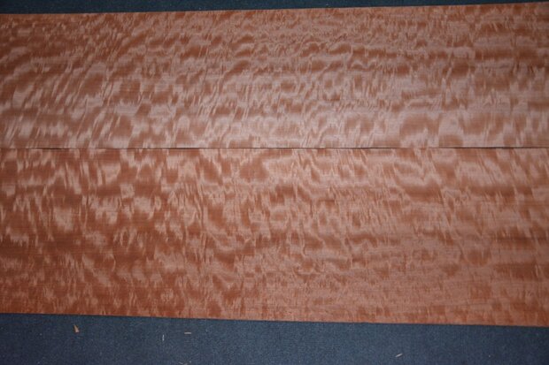 Makore fineer 213 x 40-41 cm | 0.6mm | 0,86m²