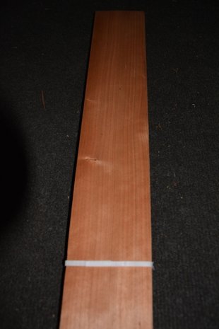 Kersen fineer 81 x 8 cm | 0.6mm | 0,065m²