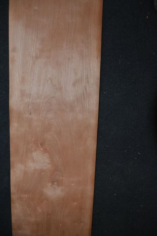 Kersen fineer 296 x 31-33 cm | 0.6mm | 0,95m²