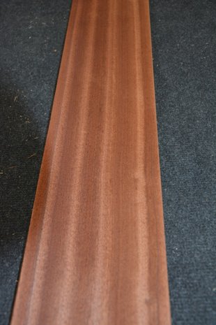 Sipo mahonie fineer 225 x 15 cm | 0.6mm | 0,3375