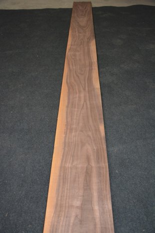 Amerikaans noten fineer 435 x 23-26 cm | 0.6mm | 1,065m²