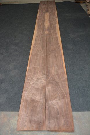 Amerikaans noten fineer 435 x 23-26 cm | 0.6mm | 1,065m²
