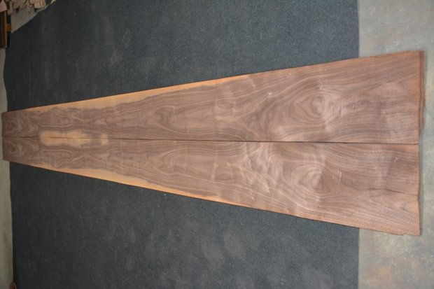 Amerikaans noten fineer 435 x 23-26 cm | 0.6mm | 1,065m²