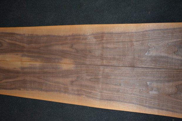 Amerikaans noten fineer 435 x 23-26 cm | 0.6mm | 1,065m²