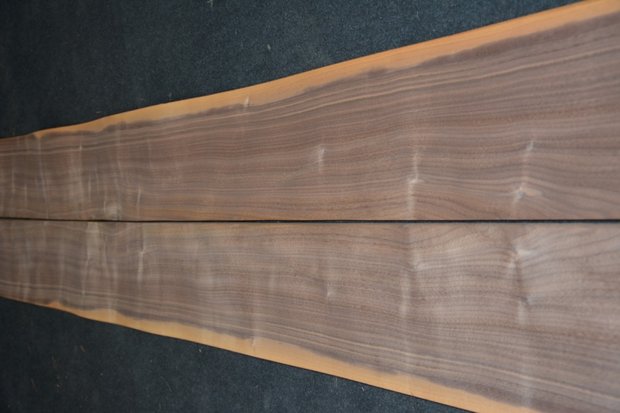 Amerikaans noten fineer 425 x 20-24 cm | 0.6mm | 0,935m²