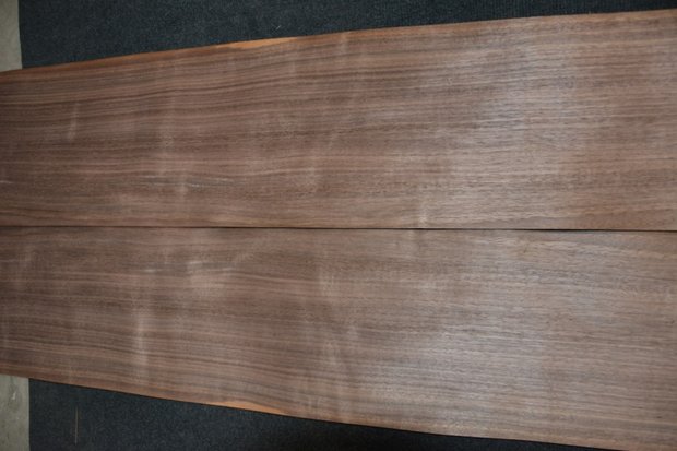 Amerikaans noten fineer 425 x 20-24 cm | 0.6mm | 0,935m²