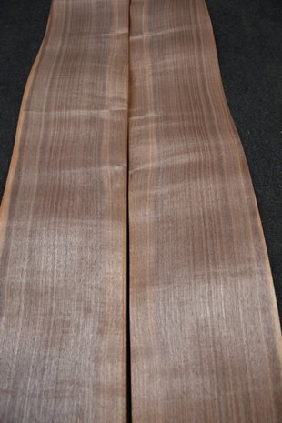 Amerikaans noten fineer 435 x 17-19 cm | 0.6mm | 0,783m²