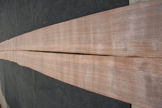 Amerikaans noten fineer 435 x 17-19 cm | 0.6mm | 0,783m²