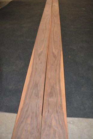 Amerikaans noten fineer 440 x 17 cm | 0.6mm |  0,748m²