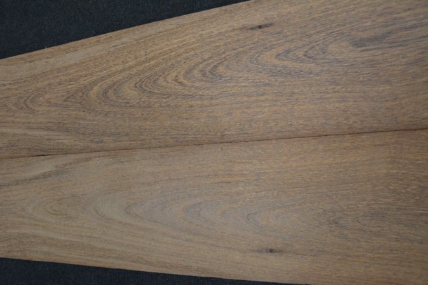 Bruinhart fineer 325 x 22 cm | 0.6mm | 0,715m²