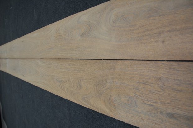 Bruinhart fineer 325 x 22 cm | 0.6mm | 0,715m²