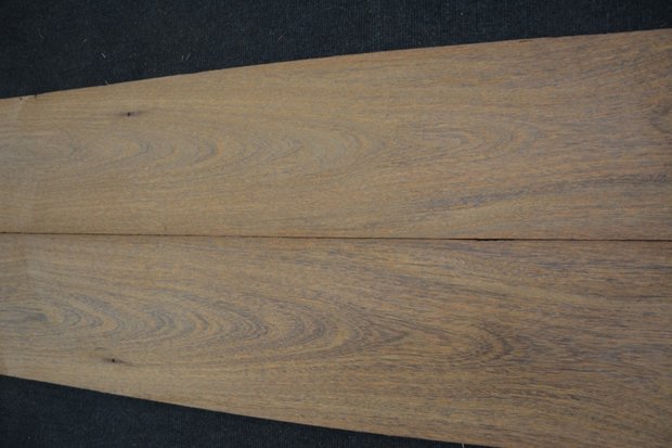 Bruinhart fineer 325 x 22 cm | 0.6mm | 0,715m²