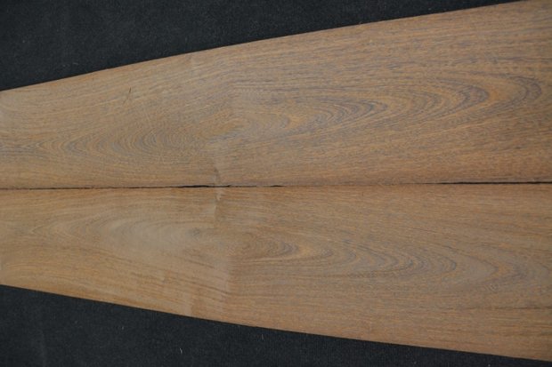 Bruinhart fineer 325 x 23-25 cm | 0.6mm | 0,780m²