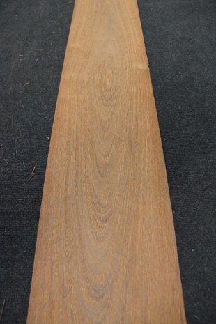 Bruinhart fineer 325 x 19-22 cm | 0.6mm | 0,666m²