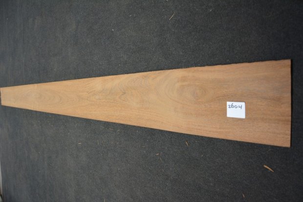 Bruinhart fineer 325 x 19-22 cm | 0.6mm | 0,666m²