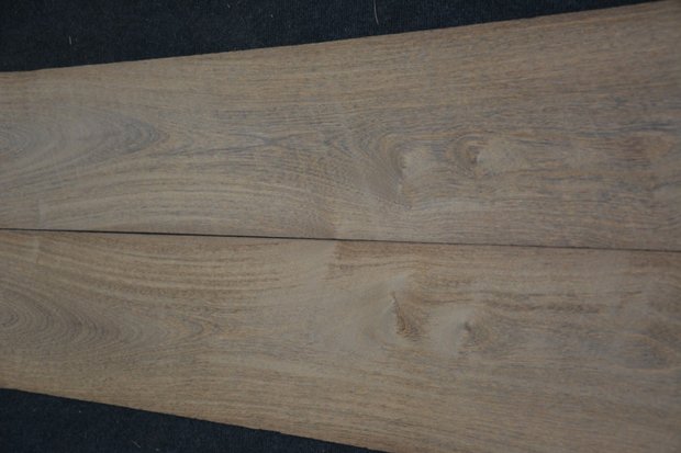 Bruinhart fineer 325 x 19-22 cm | 0.6mm | 0,666m²