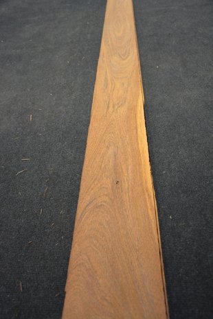 Bruinhart fineer 325 x 15 cm | 0.6mm | 0,488m²