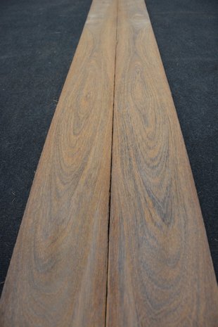 Bruinhart fineer 325 x 15 cm | 0.6mm | 0,488m²