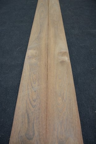 Bruinhart fineer 325 x 15 cm | 0.6mm | 0,488m²