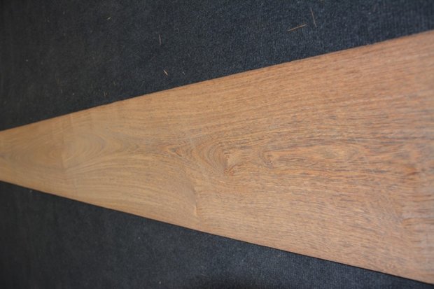 Bruinhart fineer 325 x 27 cm | 0.6mm | 0,878m²