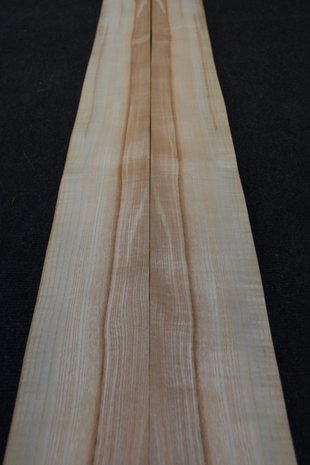 Olijfessen fineer 275 x 12-13cm | 0.6mm | 0,344m²