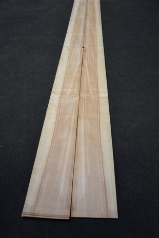 Olijfessen fineer 270 x 16 cm | 0.6mm | 0,432m²