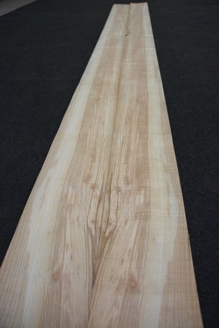 Olijfessen fineer 270 x 16 cm | 0.6mm | 0,432m²
