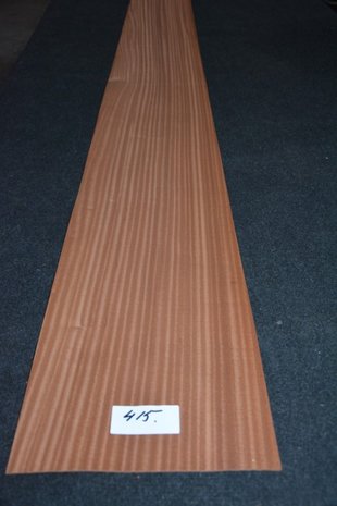 Sapelli mahonie fineer 221 x 25-28 cm | 0.6mm | 0,586m²