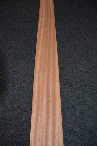 Sipo mahonie fineer 225 x 10-11 cm | 0.6mm | 0,261m²