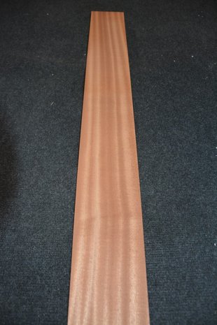 Sipo mahonie fineer 225 x 10-11 cm | 0.6mm | 0,261m²
