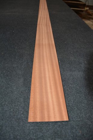 Sipo mahonie fineer 225 x 10-11 cm | 0.6mm | 0,261m²